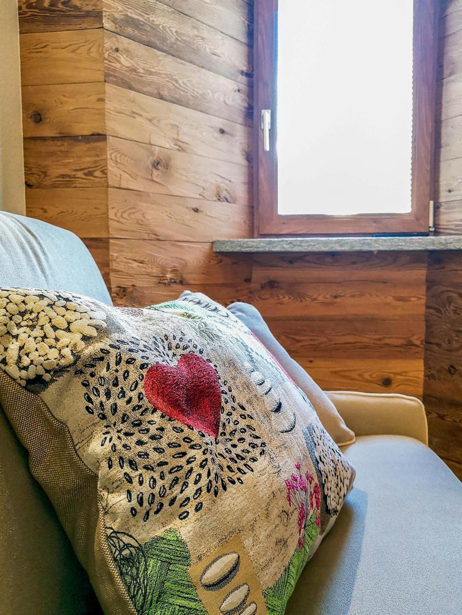 Fenat Aparthotel Introd Exteriör bild