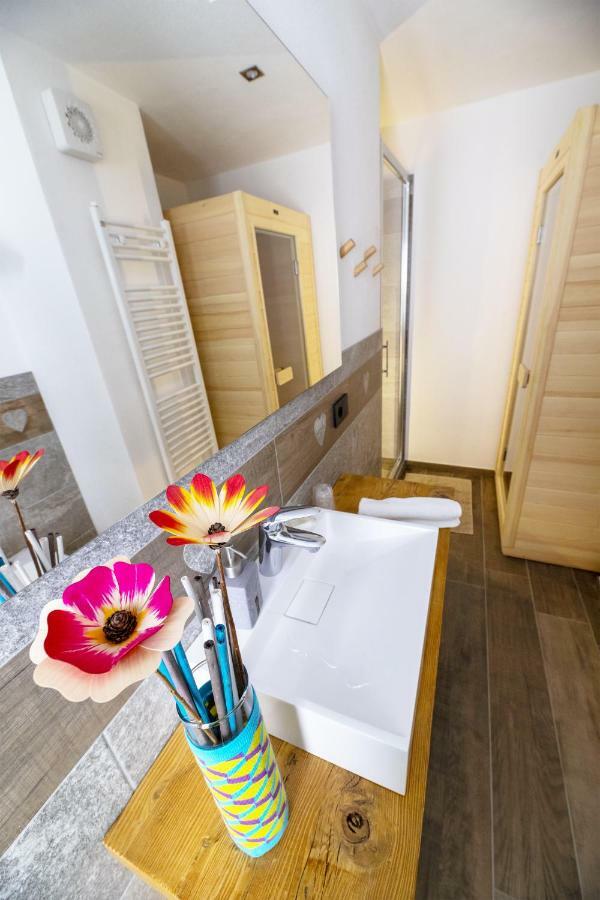 Fenat Aparthotel Introd Exteriör bild